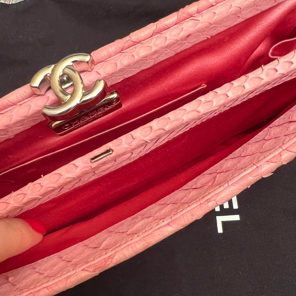 Chanel pink python clutch - Picture 7 of 10